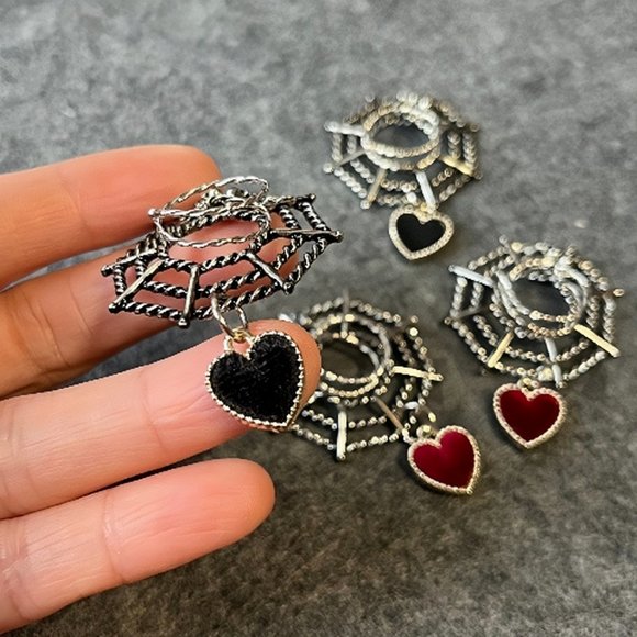 Spider Web Nipple Clamps - Picture 2 of 3